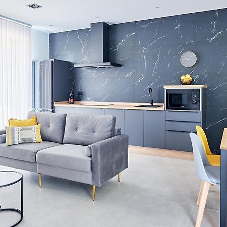 9 Nidos Centrica Suites - Nuevo Пласенсия Экстерьер фото