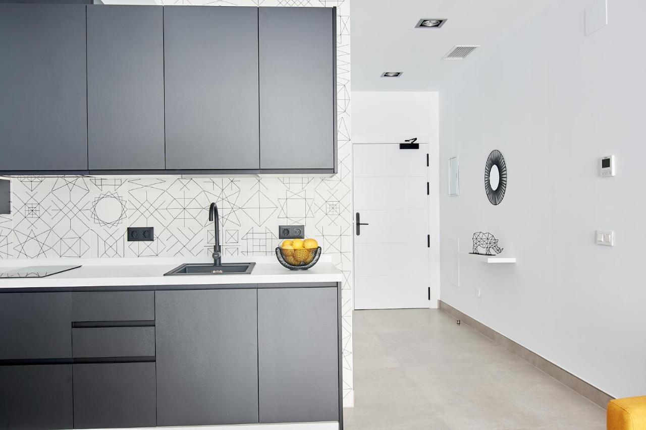 9 Nidos Centrica Suites - Nuevo Пласенсия Экстерьер фото