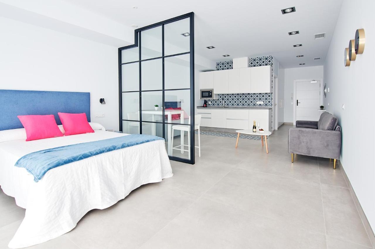 9 Nidos Centrica Suites - Nuevo Пласенсия Экстерьер фото